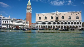 In Venice Back To San Marco tourist apartment